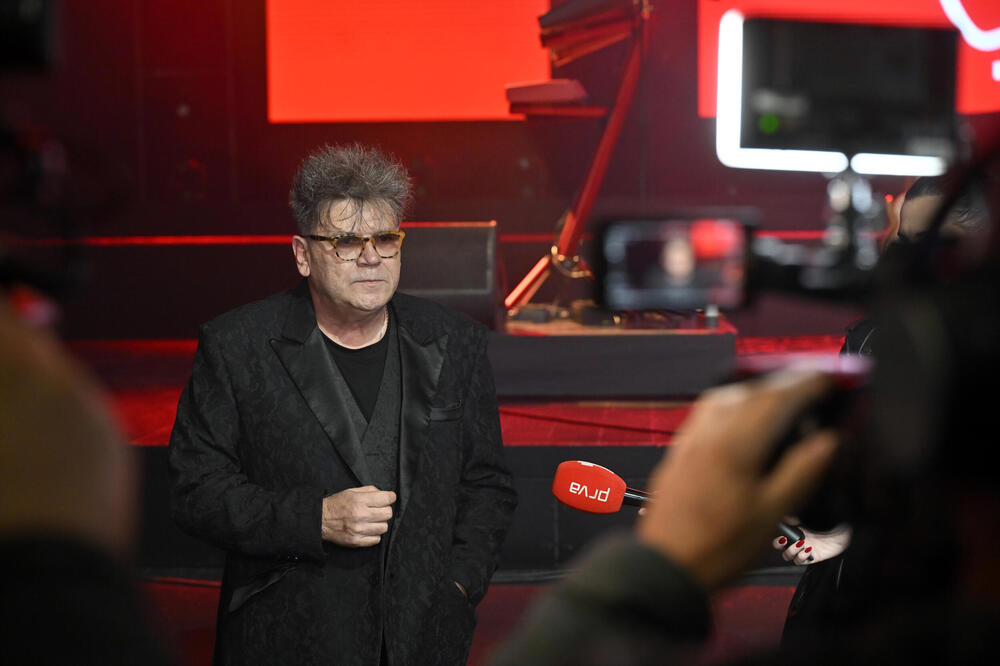 Žerina 24 godine mlađa supruga sve ostavila bez reči: Lepotom i elegancijom zasenila prisutne, izgleda kao boginja