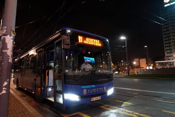 BEOGRAĐANKA U BUSU OSETILA DA JE NEKO PIPKA PO BUTINI, PA URADILA OVO... Ceo autobus gledao šta je usledilo!