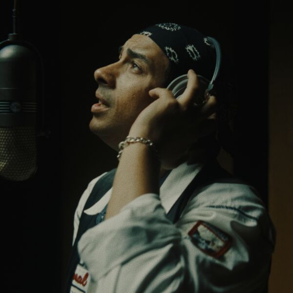 PRIČA O ŽIVOTU ČOVEKA TEŠKE SUDBINE, BOEMA I VLASNIKA NEPONOVLJIVOG GLASA – Nedelja, nova vikend serija na Kurir TV