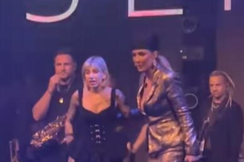 "MOJA MAMA, POMOZITE JOJ!" Hitno prekinut nastup Senide, širi se uznemirujući snimak