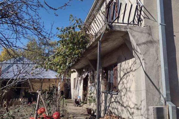 Majka i sin upucani u masakru kod Babušnice su u ovakvom stanju: Miroljubov brat stoji uplakan ispred kuće...