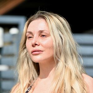 IMALA SAMO 16 KAD SE UDALA ZA MATORCA! Maloletnički brak izazvao skandal, on je u četiri zida...