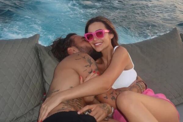 Majka Nemanje Gudelja pokazala grudi: Telo za desetku, muškarci ne prestaju da pričaju o njenom izgledu! (FOTO)