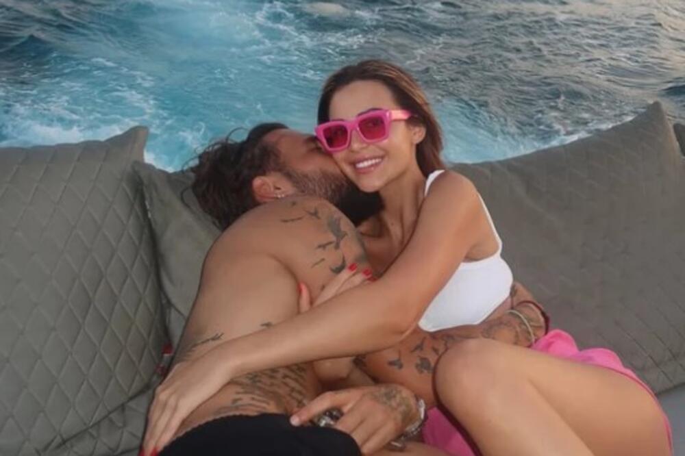 Majka Nemanje Gudelja pokazala grudi: Telo za desetku, muškarci ne prestaju da pričaju o njenom izgledu! (FOTO)