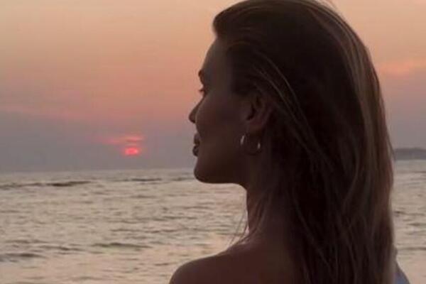 Prvi put je naša pevačica rešila da sve kaže javno: Tukli su me, kad su izvaadili pištolj na mene, ja sam...