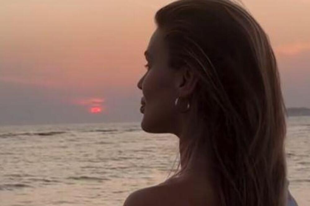 Prvi put je naša pevačica rešila da sve kaže javno: Tukli su me, kad su izvaadili pištolj na mene, ja sam...