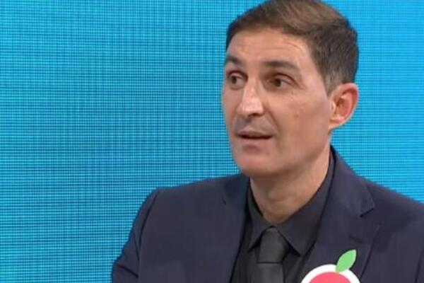 "AKO PRIMETITE OVO NA STOMAKU, IMATE JEDNU OD POŠASTI 21. VEKA": Hitno upozorenje dr Čubrila, Srbi u panici