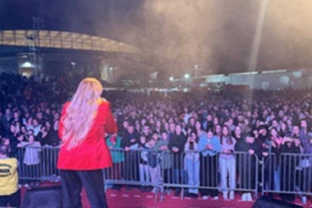 VIKI MILJKOVIĆ ZAPALILA ATMOSFERU U DIMITROVGRADU: VEČE ZA PAMĆENJE NA &ldquo;CARIBRODSKOJ ŠUŠENICI&rdquo;