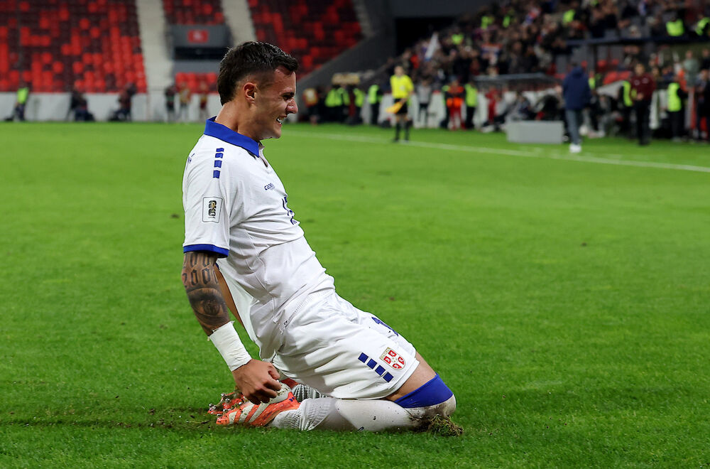 Slavlje Aleksandra Stankovića na utakmici Srbije i Letonije