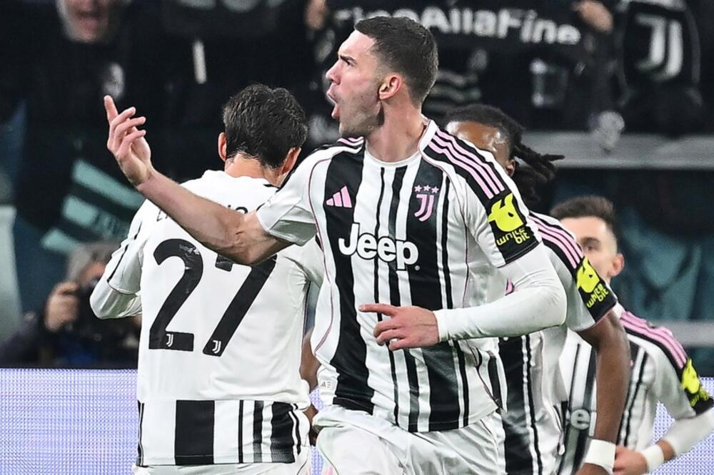 Italijanski novinar lansirao bombu - Dušan Vlahović kao slobodan igrač potpisuje za drugog velikana Serije A!