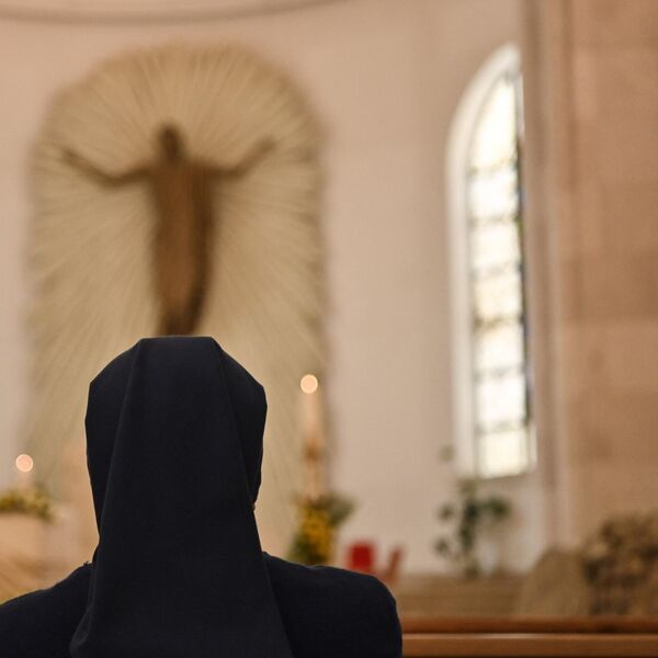 PRAVOSLAVNA MONAHINJA IZ PAKLA! Marina tvrdila da leči bolesne, a kad je otkrivena UŽASAVAJUĆA ISTINA... (VIDEO)