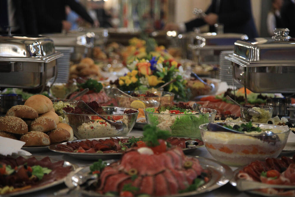 Pazite dobro: Nezaobilazan je na svakoj slavskoj trpezi, a doktorka upozorava da uzrokuje dve teške bolesti