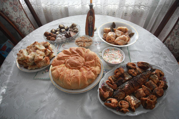 Detaljan crkveni kalendar za decembar! Svake nedelje će Srbi slaviti 4 velika sveca, a evo i kad pada crveno slovo!