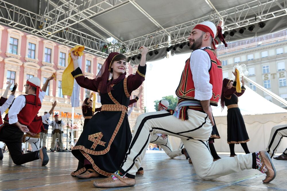 Ljubav Srpkinje i Albanca