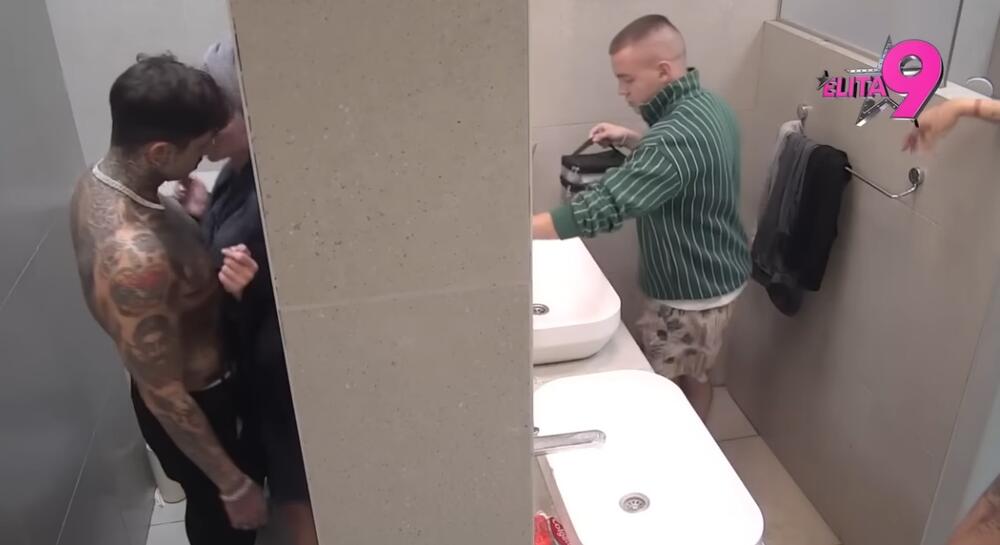 VAĆARENJE U WC PRED DRUGIMA, NI KAMERA NIJE SMETALA! Srbi šokirani snimcima bez CENZURE - SVE PUCALO
