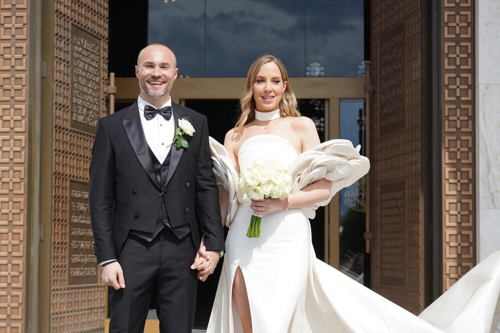 NEMA KRAJA LEPIM VESTIMA! Otkriven pol bebe Ace Sofronijevića!