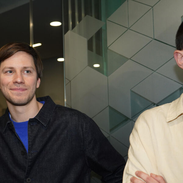 ČOVEK KOG ZNATE PO GEJ SCENAMA SE SKINUO DO GOLE KOŽE! Beograđani sve gledali uživo, eksplicitno!