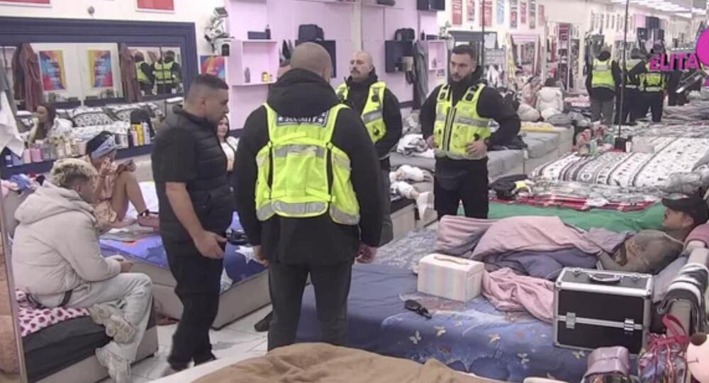 NA MRTVO IME PREBIO DEČKA BIVŠE VERENICE, A SAD OPET KRENUO U NAPAD: "Si*ice jedna, plačeš a?"