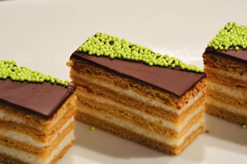 OVO JE GENERACIJSKI OBOŽAVAN KOLAČ! Pravi se par dana ranije, a što duže stoji to je UKUSNIJI