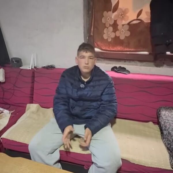 "Nemam uslova, pa svi beže od mene...": Ovog dečaka je majka ostavila kao bebu, završio u domu, a muči se i danas