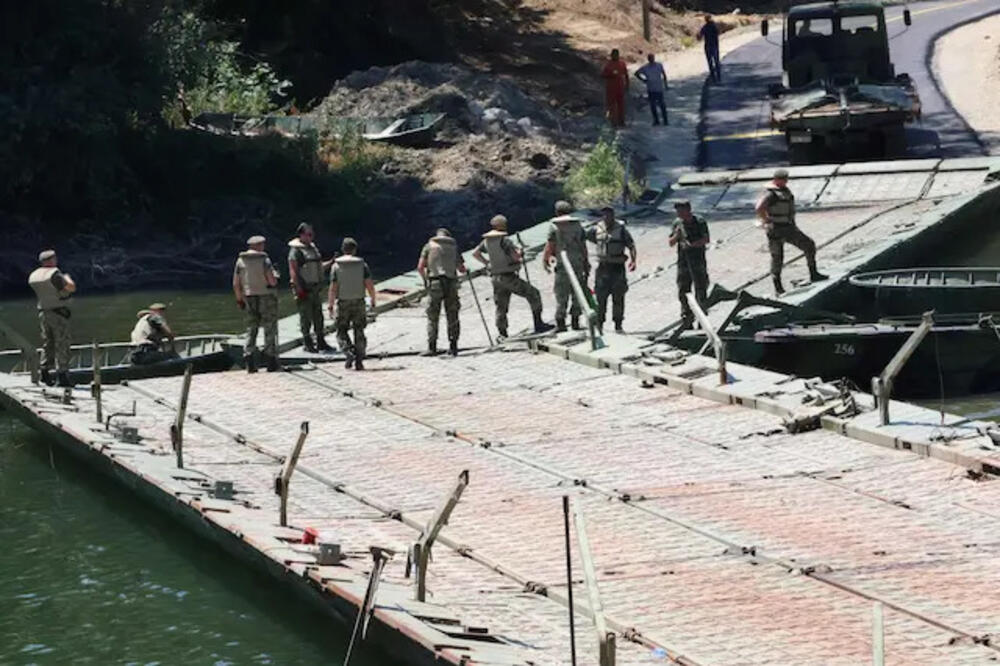 REKA SVE VIŠE NADOLAZI, ZATVOREN JE MOST ZBOG BEZBEDNOSTI: Situacija se i u ovoj opštini prati iz minuta u minut