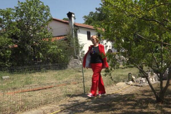KAKO NAM JE OVO PROMAKLO? Misterija oko stare kuće Vedrane Rudan – šta se krije iza trošne fasade? POGLEDAJTE SAMO