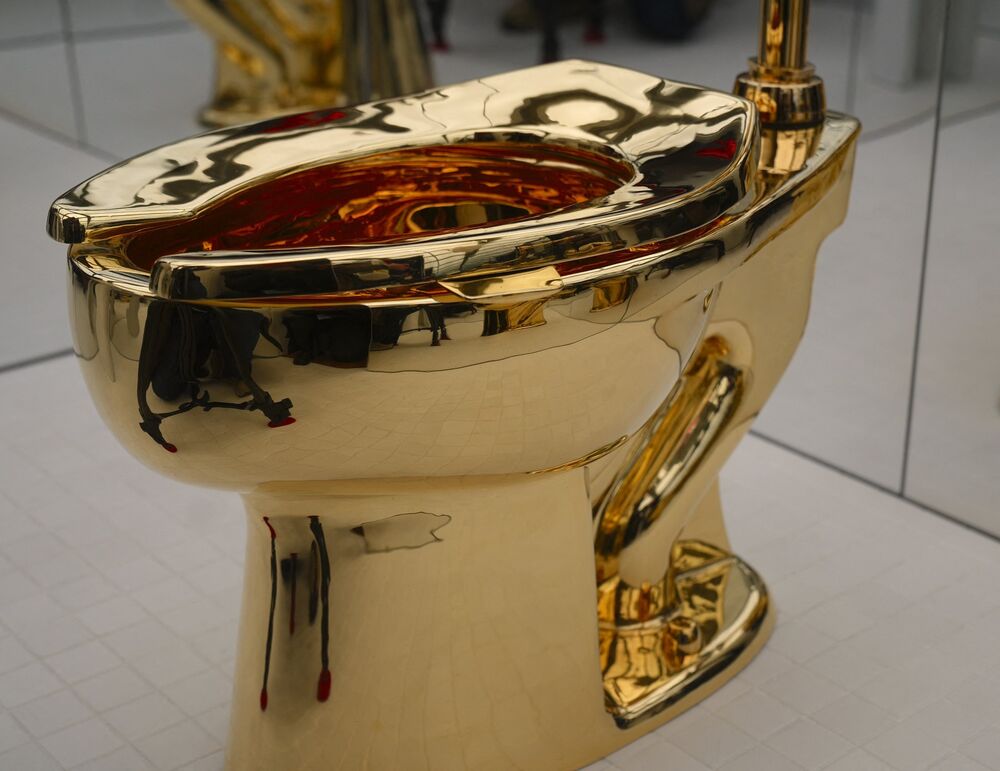 Zlatna šolja, WC šolja