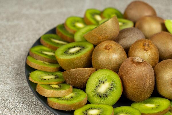 Hrana koja ima više vitamina C nego kivi raste kao luda u Srbiji: Jeftinija, bolja, par puta zagrizete i lagani ste