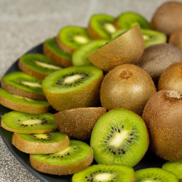 Hrana koja ima više vitamina C nego kivi raste kao luda u Srbiji: Jeftinija, bolja, par puta zagrizete i lagani ste