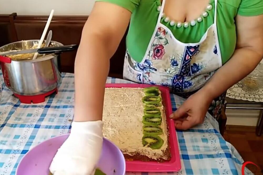 NIKO NEĆE NI PRIMETITI DA JE POSNA TORTA! Tradicionalno, lako i preukusno: Bakin recept - sa karamelom i kivijem!