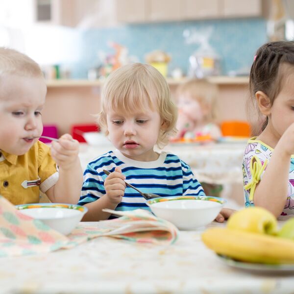 Ova grupa ljudi dobija vaučere od 10.000 dinara: Evo kada počinje podela