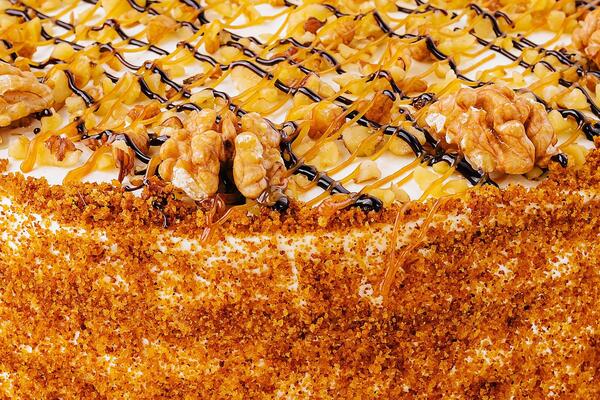 Ako još niste, brzo napravite jednostavnu kremastu tortu sa orasima za Aranđelovdan: Jaka, moćna, a pravi se za čas