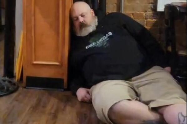 OVAJ ČOVEK SE 300 DANA PRAVIO MRTAV, A RAZLOG ĆE VAS ZAPREPASTITI: Glumio je LEŠA, besomučno pokušavao da.. (VIDEO)