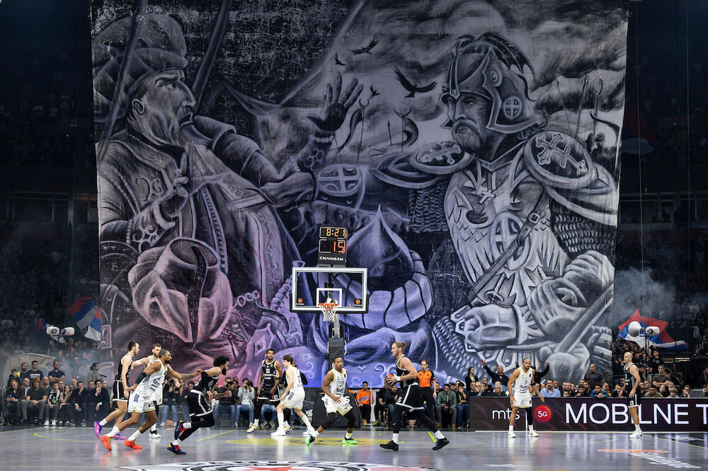 Koreografija Grobara na utakmici Partizana i Fenerbahčea