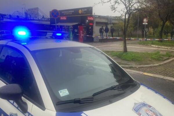 Prve slike sa mesta pucnjave na Novom Beogradu: Sve vrvi od policije, sumnja se na ubistvo (FOTO)