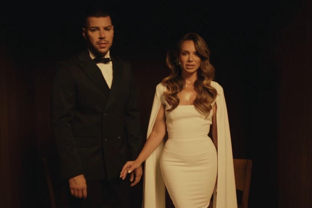 SCENA SA SINOVIMA RASPAKALA JAVNOST! Ivana i Petar u ''Doživotno'' ogolili dušu publici, emotivni povratak na scenu