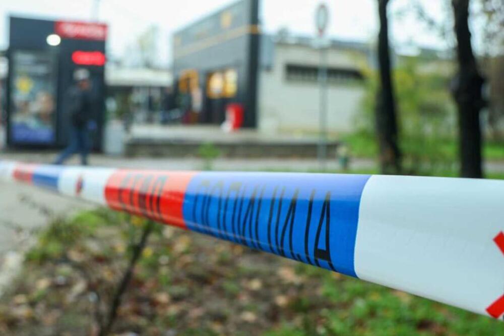 PUCNJAVA NA VRAČARU: Vlasnik kafića izrešetan u noge, u toku akcija "Vihor"