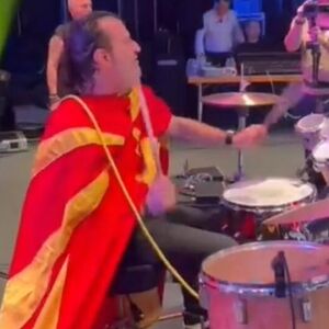 Ogrnuo zastavu Makedonije, pa...Isplivao snimak Ace Lukasa sa koncerta u Kavadarcima, ovo se odigralo pre hapšenja!