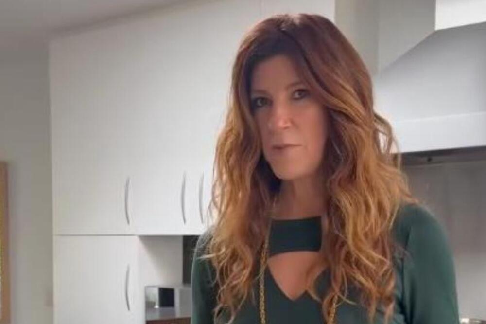 "Vera mi je rekla da se naviknem, dolazio je noću i dirao..." Potresna ispovest ćerke poznatog muzičara slama srca