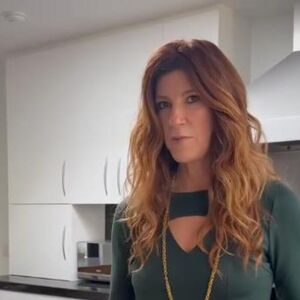 "Vera mi je rekla da se naviknem, dolazio je noću i dirao..." Potresna ispovest ćerke poznatog muzičara slama srca