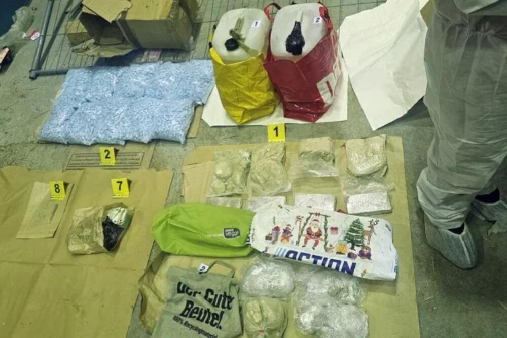 Velika zaplena na Horgošu: Policija u šleperu pronašla drogu, paracetamol, kofein, uhapšene 2 osobe! (FOTO)