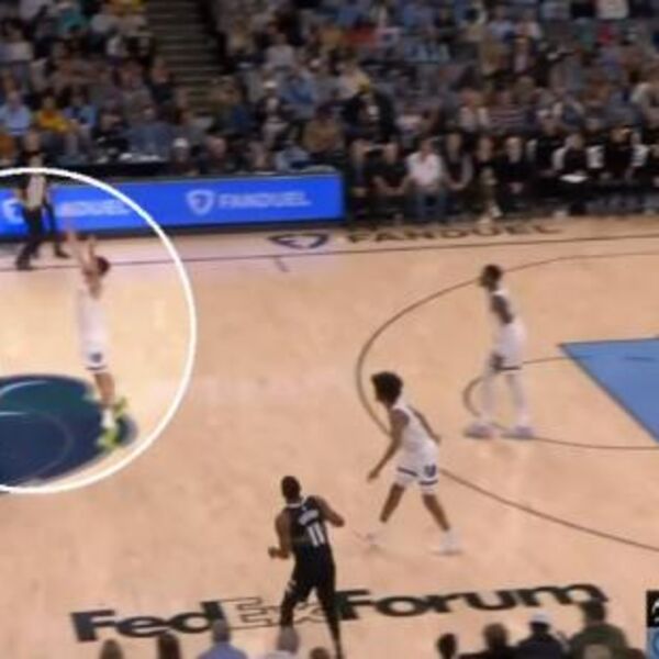 Jokić uz zvuk sirene dao trojku s centra: Ma ljudi, gledajte samo reakciju posle toga - o ovome priča cela Amerika