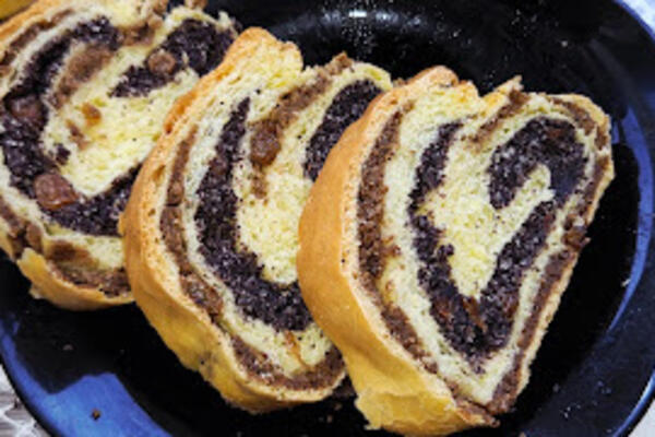 Vaskršnja štrudla kojoj 1 sastojak daje poseban šmek: I sutradan će biti mekana i sveža, svaki zalogaj je uživanje