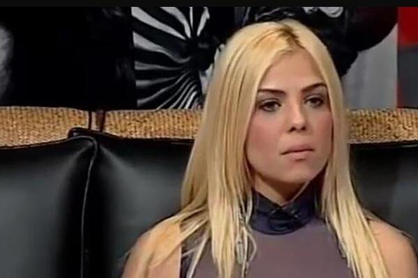 ŠTA DANAS RADI JELENA JOVANOVIĆ? Skinula se za naciju i završila u Plejboju, a sad od nje MOŽETE DA DOBIJETE I OVO