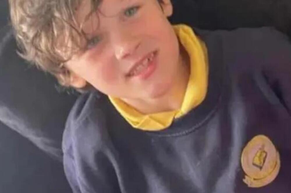 DEČAK (8) UMRO NAKON ŠTO JE SLOMIO RUKU! Povraćao je i imao problema sa disanjem, a u bolnici mu rekli da PROŠETA?!