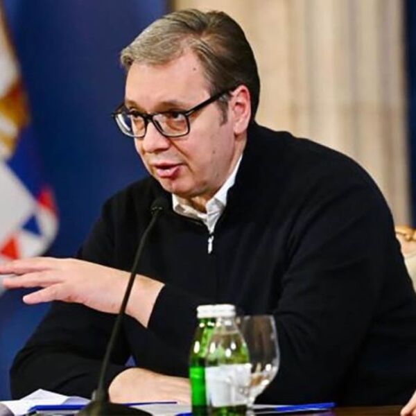 Vučić: "Srbija je na svojoj strani, ma koliko se to ne sviđalo Zapadu i Moskvi"