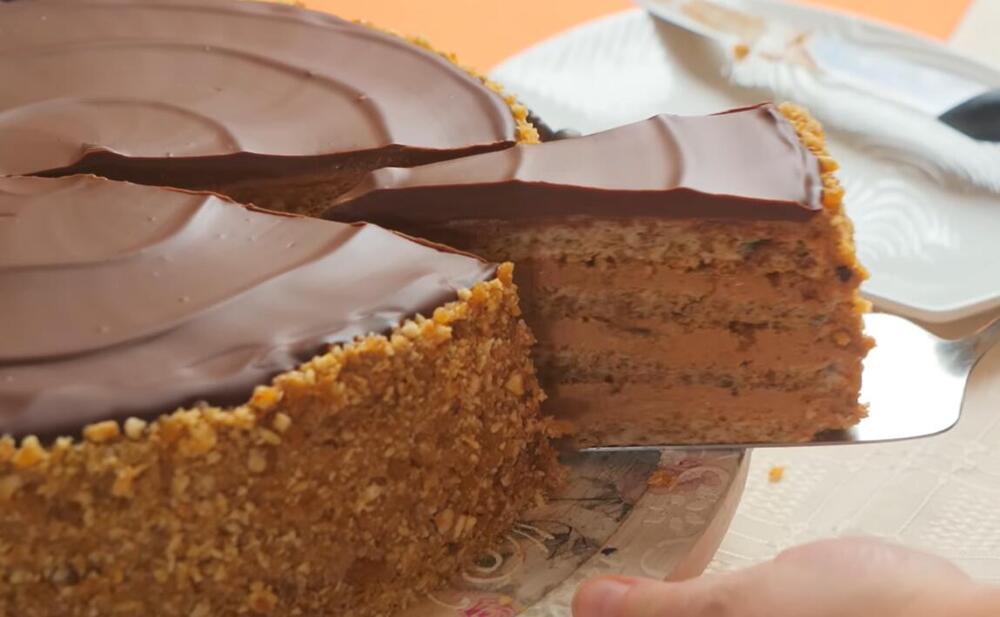 Evo kako da čokoladna glazura ne puca i uvek ispadne kao iz poslastičarnice: Vrhunska caka za svaku poslasticu