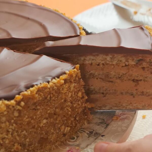 Kraljica među poslasticama vraća se na velika vrata: Čuvena Čemberlen torta osvaja srca na prvi zalogaj