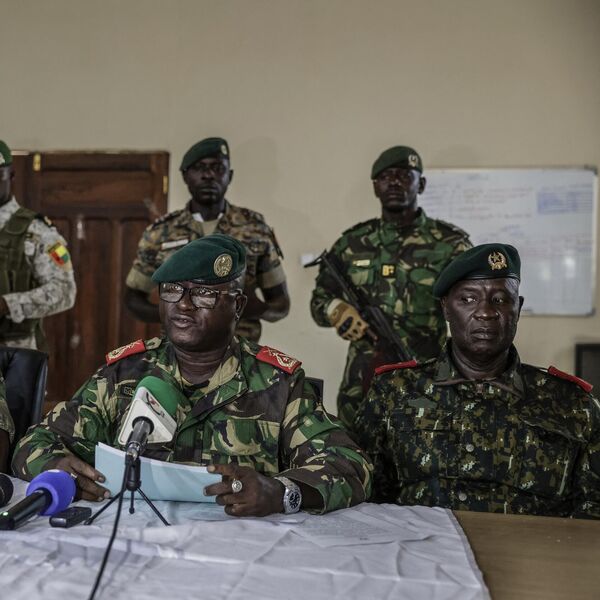 Vojnici svrgnuli predsednika, pa sve objavili na državnoj televiziji: "Granice su zatvorene"