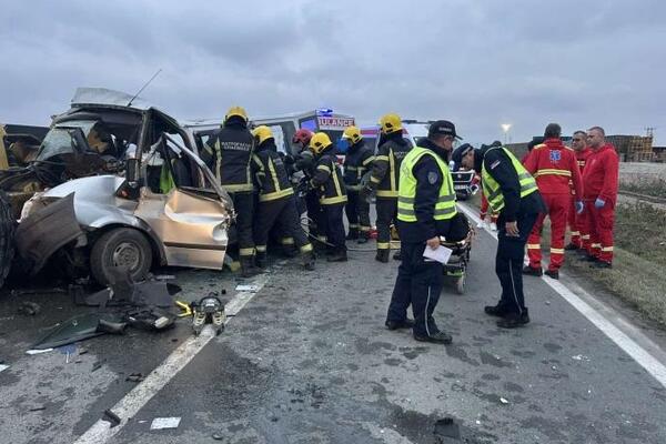 EVO ZAŠTO JE JUČE NA PUTU IRIG-RUMA POGINULO ČETVORO RADNIKA: Ustale rano da idu u nadnicu, vozač bio iskusan!
